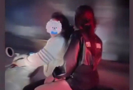 Thiếu nữ 14 tuổi lái xe máy, quay clip đăng Facebook, phụ huynh bị phạt nặng