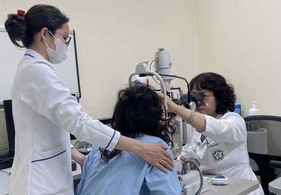 Người phụ nữ mất thị lực, chấn thương sọ não do pháo nổ khi đi chúc Tết