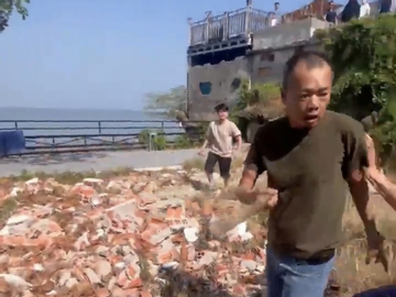 Vụ chủ quán cơm ở Vũng Tàu cầm xẻng đánh khách: Công an triệu tập 3 người