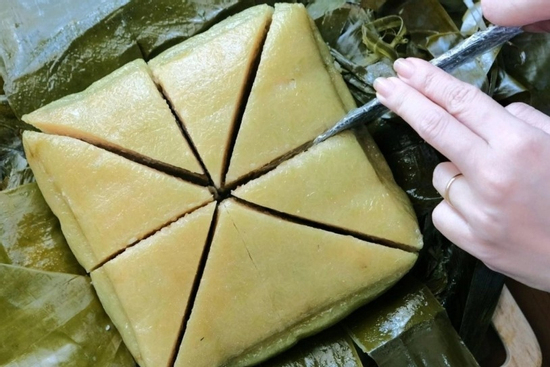 3 dấu hiệu bánh chưng sau Tết đã hỏng, ăn vào dễ ngộ độc dù chưa mốc