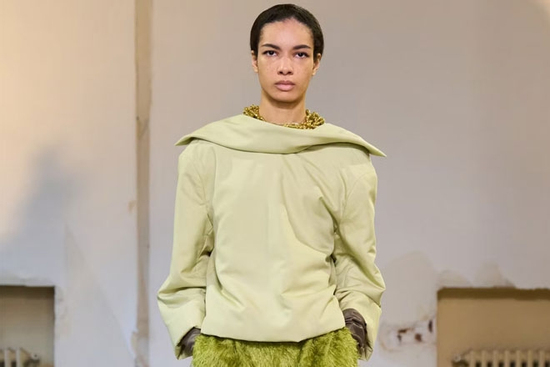 Người có gu thanh lịch ưu tiên lựa chọn những gam màu và cách ăn mặc này