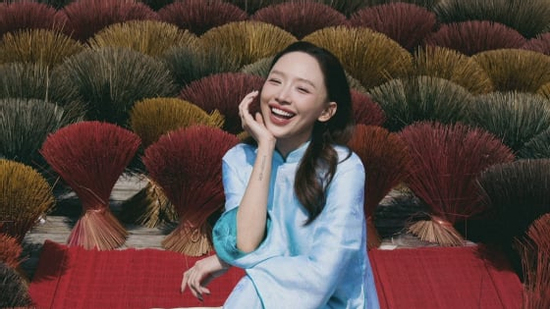 Tóc Tiên sang Mỹ ăn Tết Việt, tiết lộ mối quan hệ với mẹ sau căng thẳng