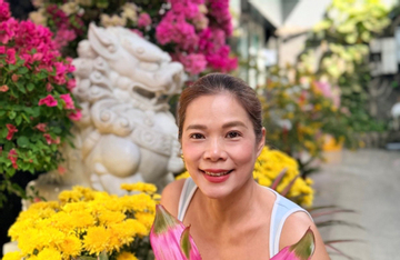 Ca sĩ Mỹ Lệ ở tuổi 54, sống viên mãn bên biệt thự 1.000 m2 ngập sắc Xuân sau nhiều năm rút khỏi showbiz