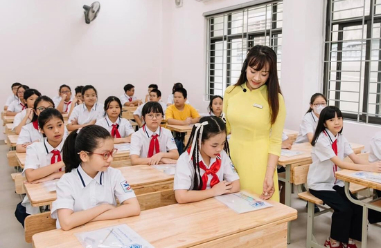 Dạy thêm giờ, nhà giáo phải chịu thuế thu nhập ra sao?