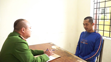 Gã đàn ông cạy cửa nhà hàng xóm trộm 1,4 cây vàng