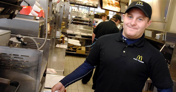 Trúng độc đắc 45 tỷ đồng và cú “quay xe” khó tin của chàng trai bán bánh mỳ