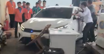 Kinh hoàng nam thanh niên lao ô tô tông thẳng vào nhiều người sau cuộc ẩu đả ở Đà Lạt