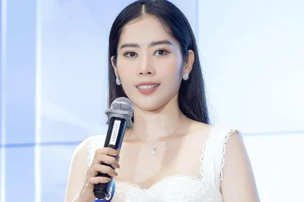 Nam Em thông báo 'xuất ngoại' khiến nhiều người ngỡ ngàng