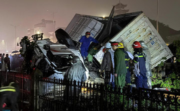 Chỉ bị phạt bằng 1/3 lỗi vượt đèn đỏ, tài xế không sợ băng qua đường ray