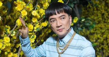 Đàm Vĩnh Hưng đeo đầy vàng, Khánh Vân khóc vì được chồng hơn 17 tuổi cưng chiều