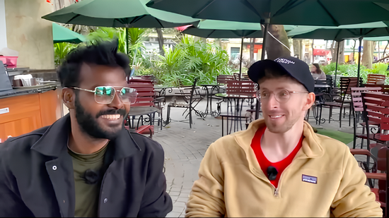 Dân mạng cười bò với 2 chàng Tây rủ nhau vào quán cà phê 'luyện' tiếng Việt