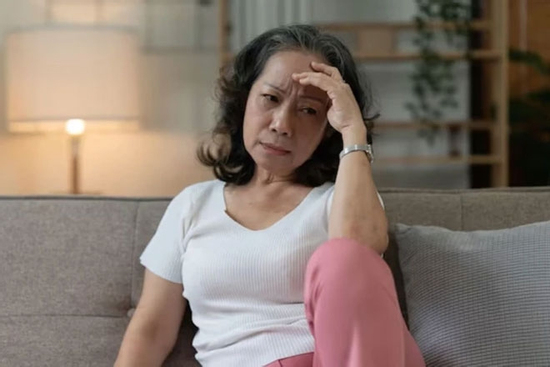 Ly hôn tuổi xế chiều: Tôi không còn chọn chịu đựng để giữ gia đình