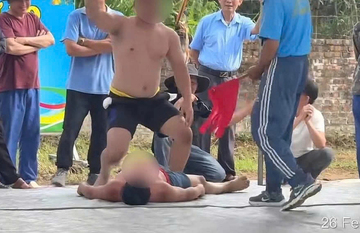 Tai nạn khi thi đấu vật ở lễ hội làng, một người tử vong