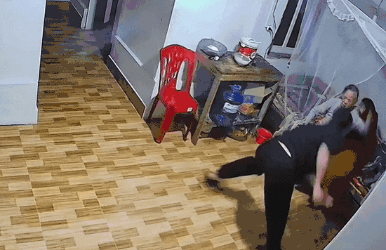 Trưng cầu giám định thương tích vụ con trai đánh mẹ tối mùng 3 Tết