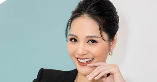 'Hoa hậu đẹp nhất châu Á': Hôn nhân yên ấm, viên mãn ở tuổi U40