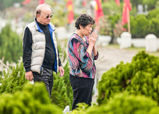 Những lưu ý quan trọng khi đi tảo mộ cuối năm, văn khấn tảo mộ cuối năm