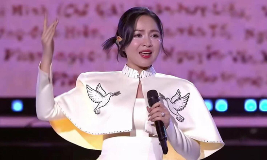 Hành trình mua nhà sau 10 năm lăn lộn của nữ ca sĩ vừa phải xin lỗi vì hát nhép tại Làn Sóng Xanh