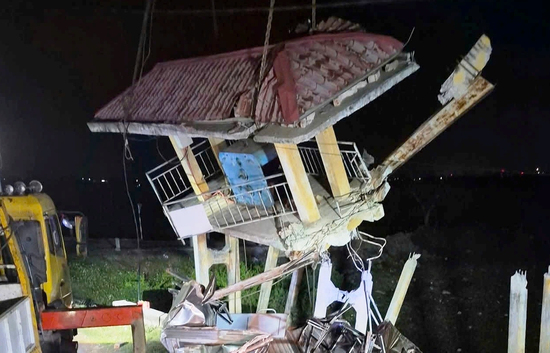 Học viên lái xe đâm xuống cống, thầy giáo ở Ninh Bình tử vong