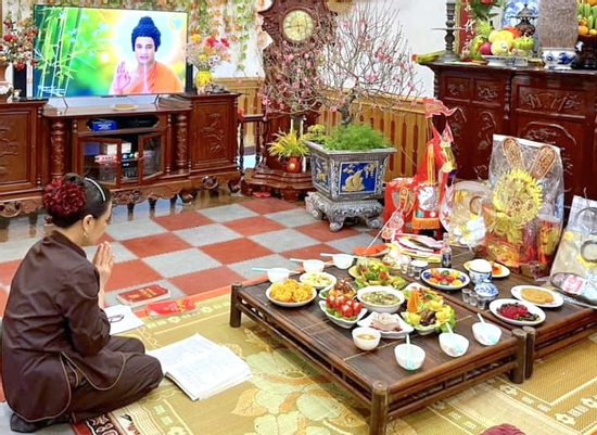 Cúng tất niên trước ngày ông Công ông Táo được không?