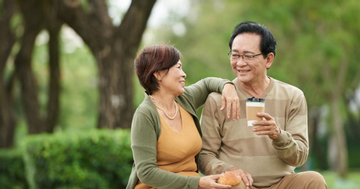 Thuê 4 người giúp việc trong nửa năm, vợ chồng tôi nhận ra lương hưu cao không mua được bình yên