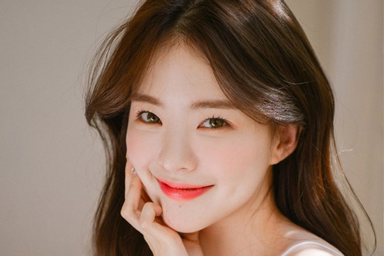 Thời tiết ngày Tết đã lạnh còn khô, mách chị em cách chọn lớp trang điểm hoàn hảo vừa căng bóng lại tự nhiên