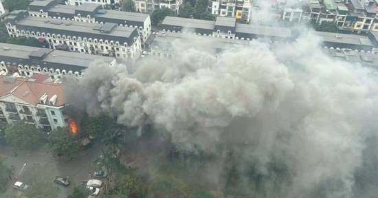 Cháy quán cà phê trong khu biệt thự liền kề ở Hà Nội