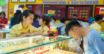 Giá vàng hôm nay 7/2/2026 bật tăng dữ dội, vàng áp sát 180 triệu/lượng