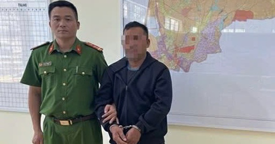 Vợ không cho mua thêm rượu, người đàn ông tạt xăng đốt vợ và cháu