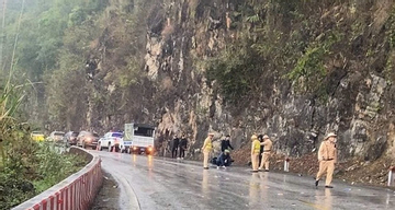 Tai nạn giao thông trên quốc lộ 6 khiến 2 người tử vong