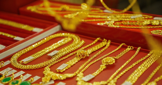 Giá vàng hôm nay 9/2/2026 tăng gần 2 triệu/lượng, SJC vượt 181 triệu đồng/lượng