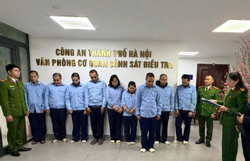 Khởi tố 9 đối tượng lừa đảo hơn 318 tỷ đồng của ngân hàng ở Hà Nội