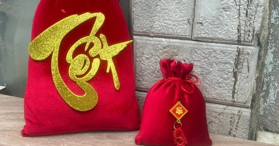 Thưởng Tết lạ đời: Slogan “cay nhưng không bỏ cuộc” khiến nhân viên “đứng hình”