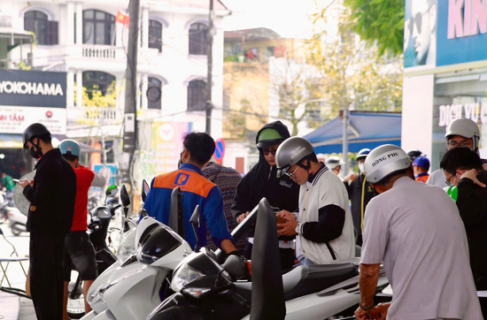 Cây xăng ở Huế bị lập biên bản vì chỉ bán 300.000 đồng/lượt