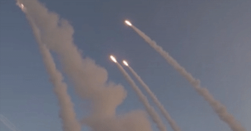 Iran phóng loạt tên lửa thế hệ mới vào các mục tiêu Mỹ, Israel