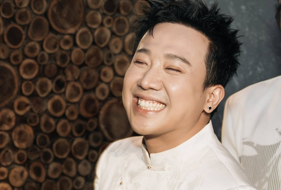 MC Trấn Thành báo tin vui ở tuổi 39