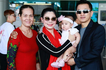 Mẹ ruột 'búp bê' Thanh Thảo được con gái tổ chức sinh nhật ở Mỹ