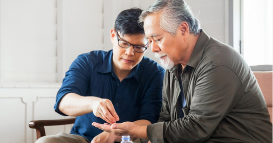 Mở túi vải ông nội để lại trước lúc mất, tôi bật khóc nhận ra: Thời gian dành cho người thân không thể chờ đợi