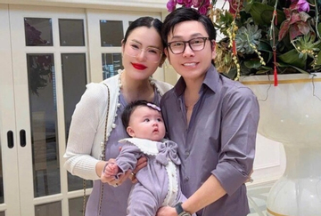 Con gái Phương Lê lần đầu được bố mẹ cho đi tiệc, lúc nào cũng cười khanh khách khiến vợ chồng NSƯT Vũ Luân tự hào