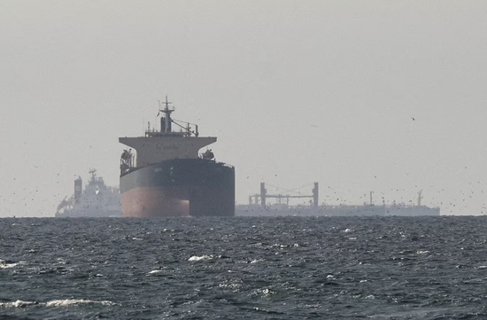 Vì sao Iran có thể bán dầu ổn định giữa bom đạn Mỹ - Israel?