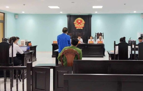 “Yêu râu xanh” hiếp dâm bé gái dưới 10 tuổi