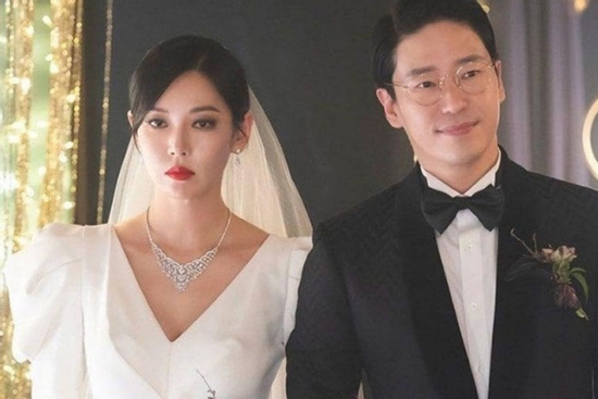 Chị họ cưới mẹ tặng hẳn 15 cây vàng, khi tôi cưới mẹ tặng số vàng khiến chú rể đòi hủy hôn