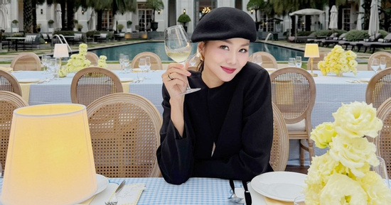 Hé lộ cuộc sống trong biệt thự bề thế rộng 1.000m2 của siêu mẫu sở hữu đôi chân dài cực phẩm