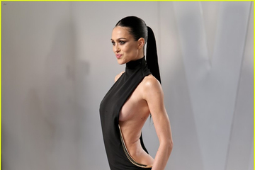 Đỏ mặt vì chiếc váy đi tiệc quá táo bạo của nữ diễn viên 25 tuổi ở Oscar