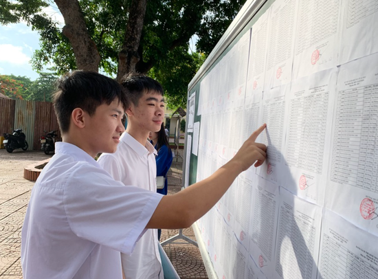 Hà Nội giảm tỉ lệ học sinh vào lớp 10 THPT công lập, lo ngại số lượng thí sinh dự thi tăng vọt