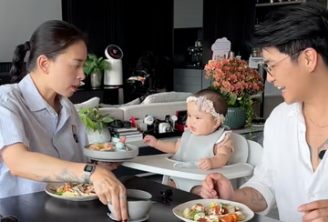Loạt khoảnh khắc đáng yêu trong series ăn dặm của con gái Ngô Thanh Vân: Có hẳn 'đầu bếp riêng' đặc biệt