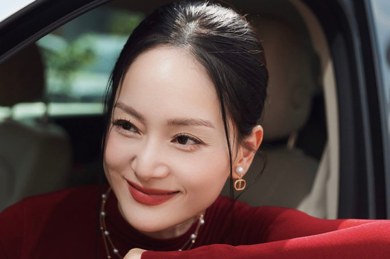 Lan Phương căng thẳng trước phiên tòa ly hôn