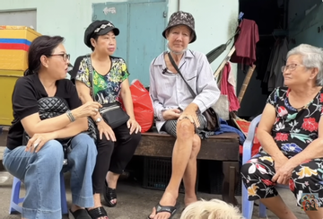 Nghệ sĩ lô tô chuyển giới đời đầu, 80 tuổi ở căn nhà thuê cấp 4, bán vé số mưu sinh