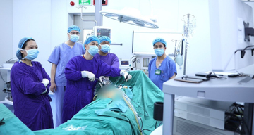 Đợi qua Rằm tháng Giêng mới đi khám, người đàn ông ở Hà Nội phải cắt một đoạn ruột