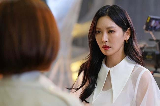 Đang vui sướng trước món quà mừng cưới to từ nhà chồng, tôi sững sờ khi bố mẹ chồng làm điều này