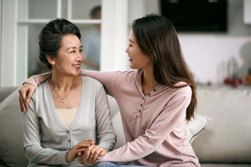 Tôi tưởng mẹ chồng ghét mình, nhưng sự thật bà nói khiến tôi lạnh sống lưng